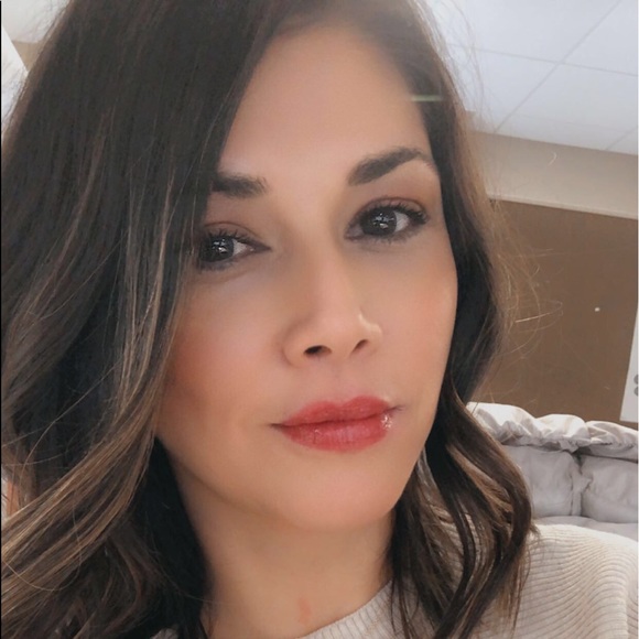 Meet your Posher, Michelle - Picture 1 of 1